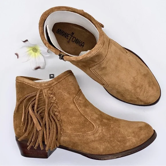 NWOT Minnetonka Blake Western Style Boot with Fringe, 6 - Picture 2 of 15